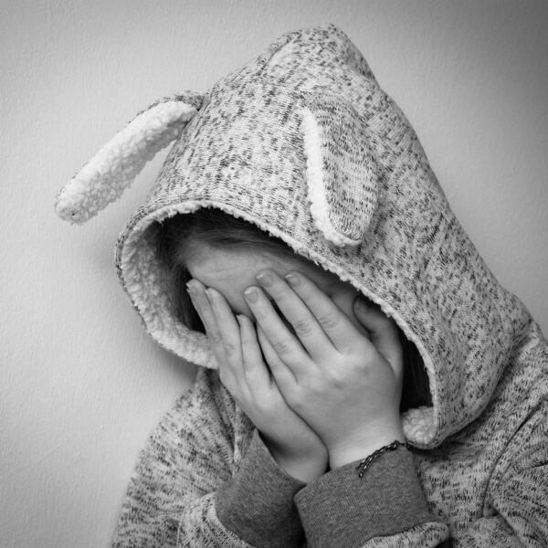 Harcèlement, revenge porn, sexto : la vraie conversation à avoir avec un ado en 2026 !