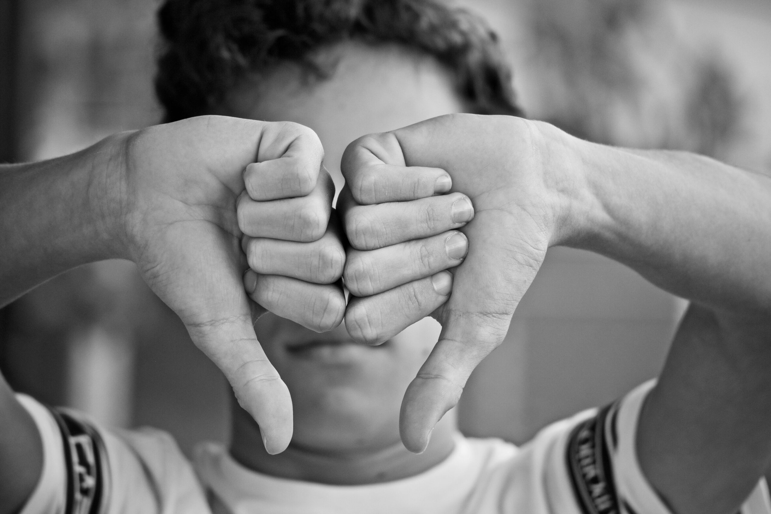 Lire la suite à propos de l’article Consentement : les 7 erreurs que font encore les adultes quand ils l&rsquo;enseignent aux ados !